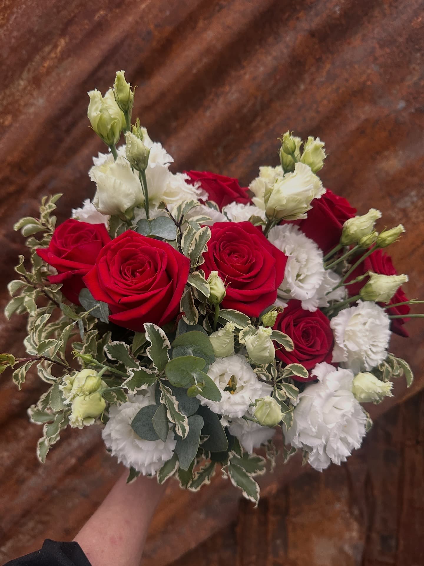 Bröllopsarrangemang med rosor