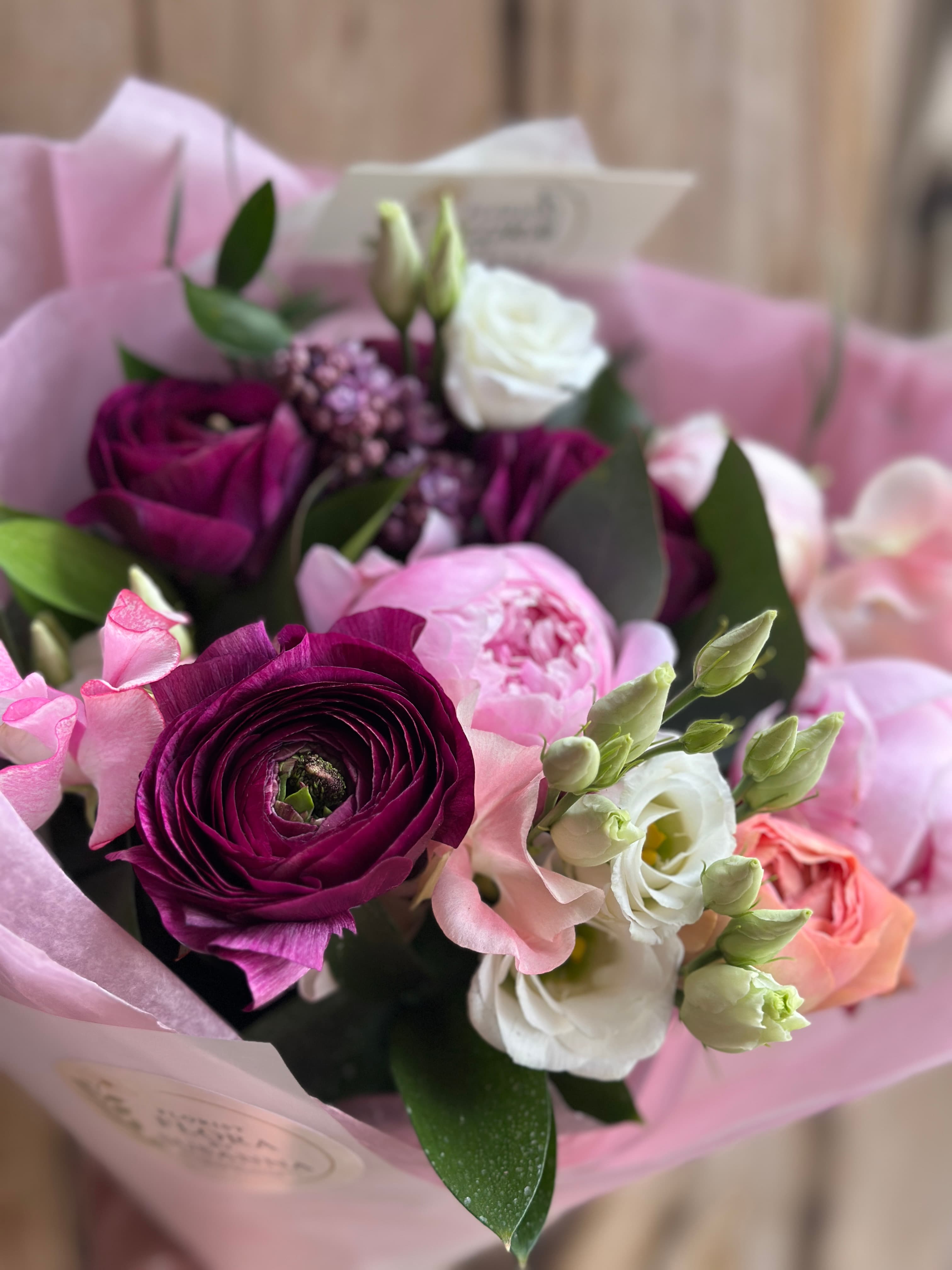 Mammafavoriten – morsdagsbukett 399 kr – Flora by Susanna