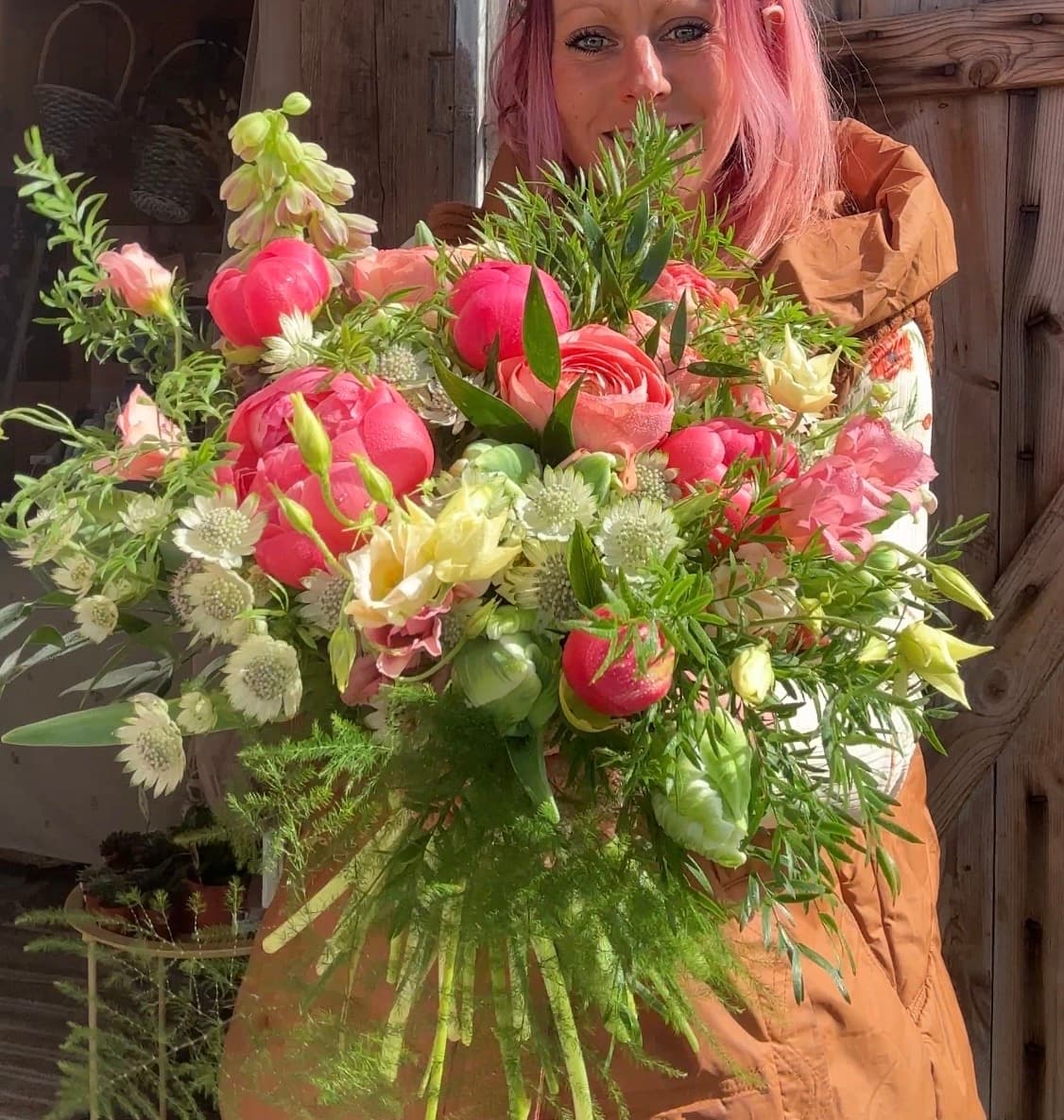 Mamma-lyx – morsdagsbukett 999 kr – Flora by Susanna